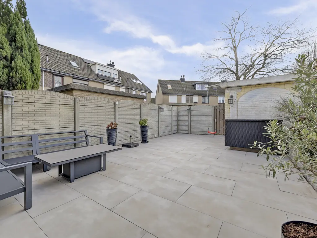 Donaulaan 122, SPIJKENISSE