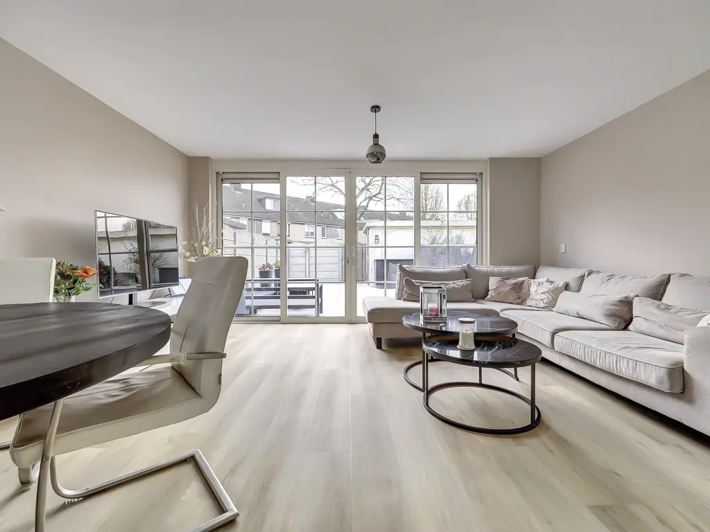 Donaulaan 122, SPIJKENISSE