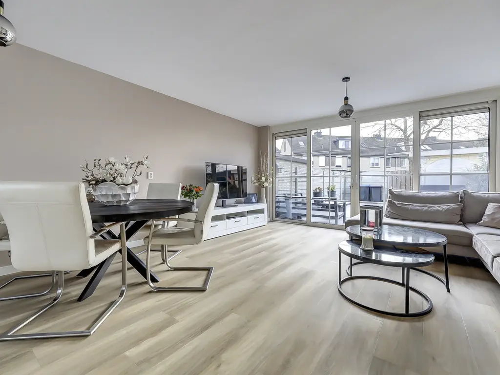 Donaulaan 122, SPIJKENISSE