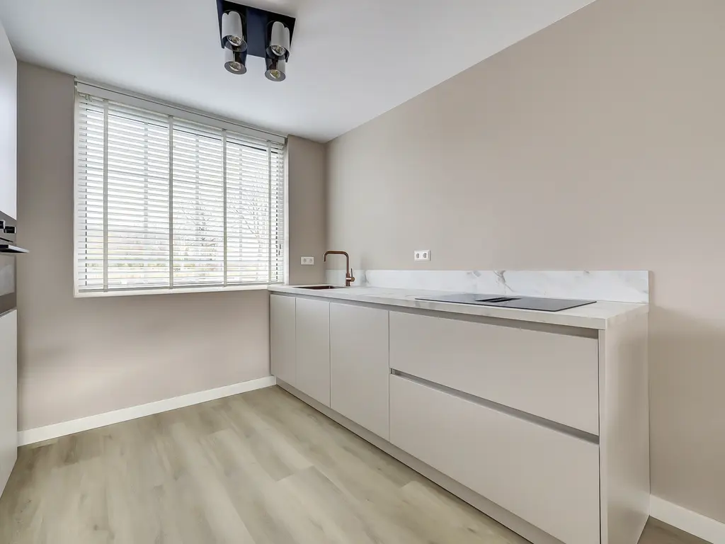 Donaulaan 122, SPIJKENISSE