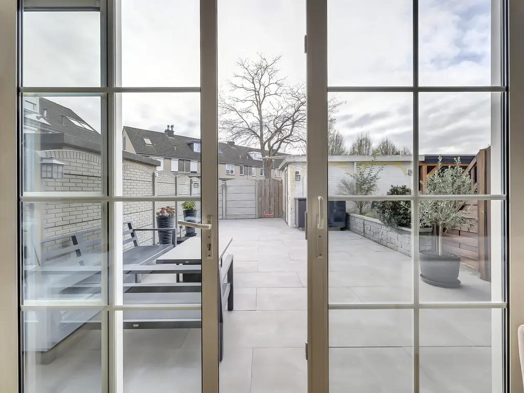 Donaulaan 122, SPIJKENISSE