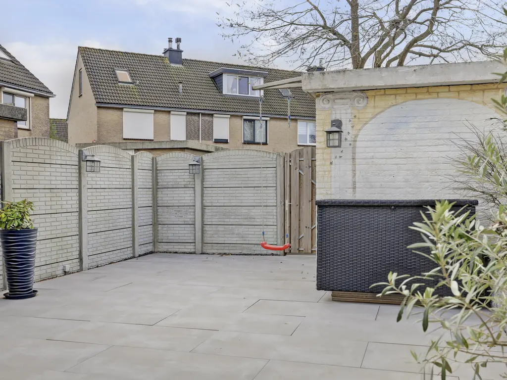 Donaulaan 122, SPIJKENISSE