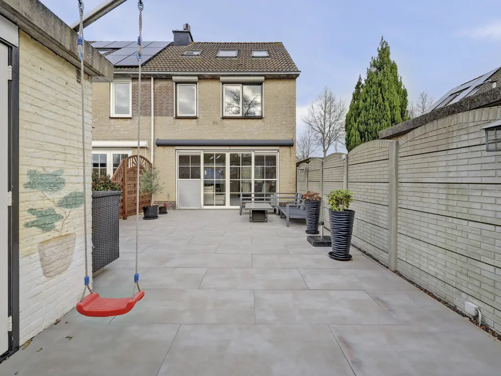 Donaulaan 122, SPIJKENISSE