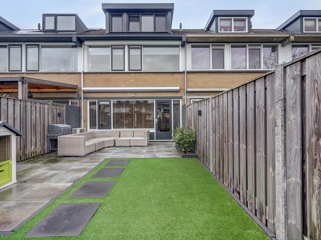 Titus Brandsmapad 17, HOOGVLIET ROTTERDAM