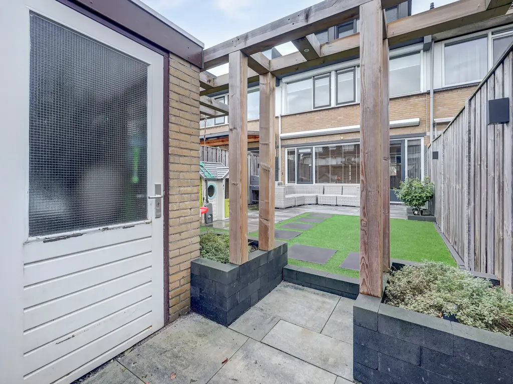 Titus Brandsmapad 17, HOOGVLIET ROTTERDAM