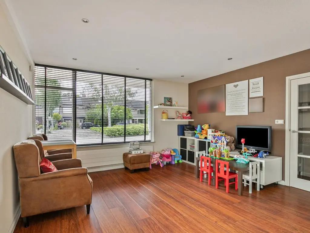 De Olmen 25, SPIJKENISSE