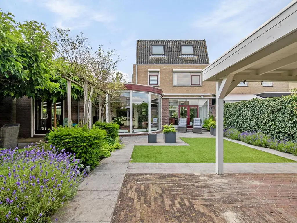 De Olmen 25, SPIJKENISSE