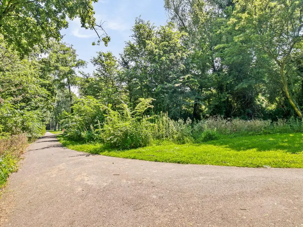 De Olmen 25, SPIJKENISSE