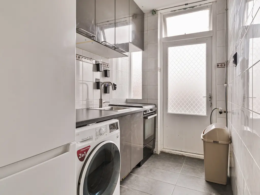 Dorpsweg 92B, ROTTERDAM