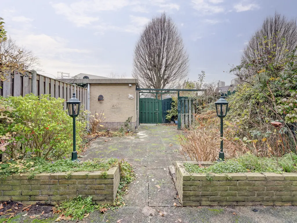 Rijnlaan 43, SPIJKENISSE