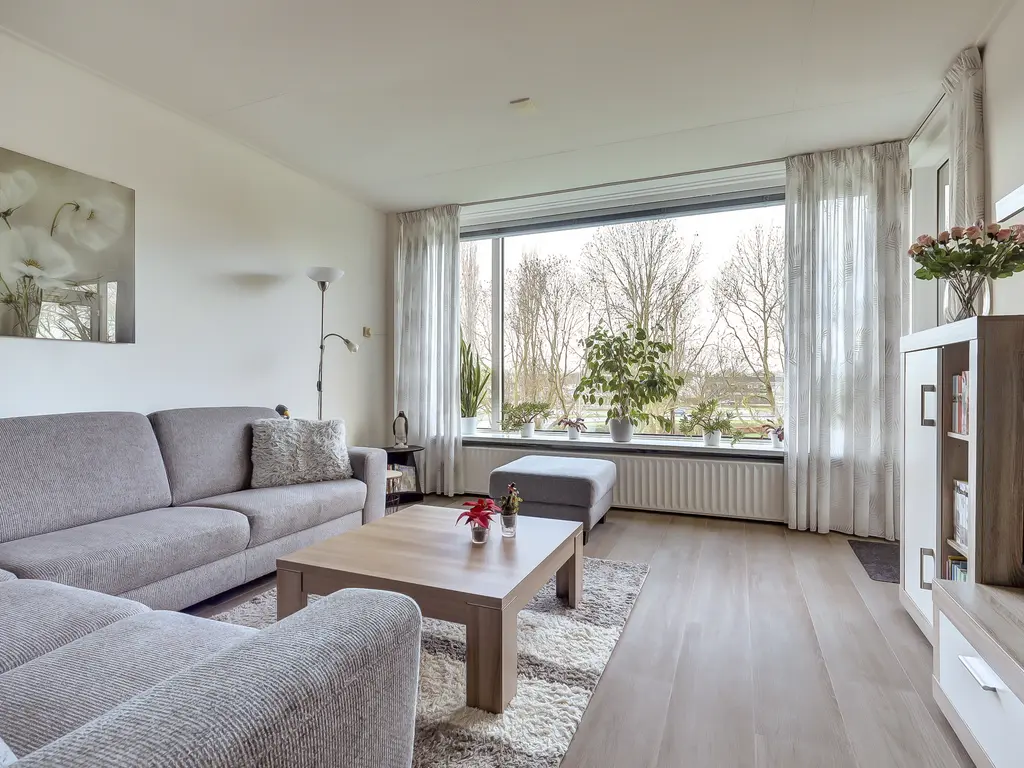 Staringplantsoen 15C, SPIJKENISSE