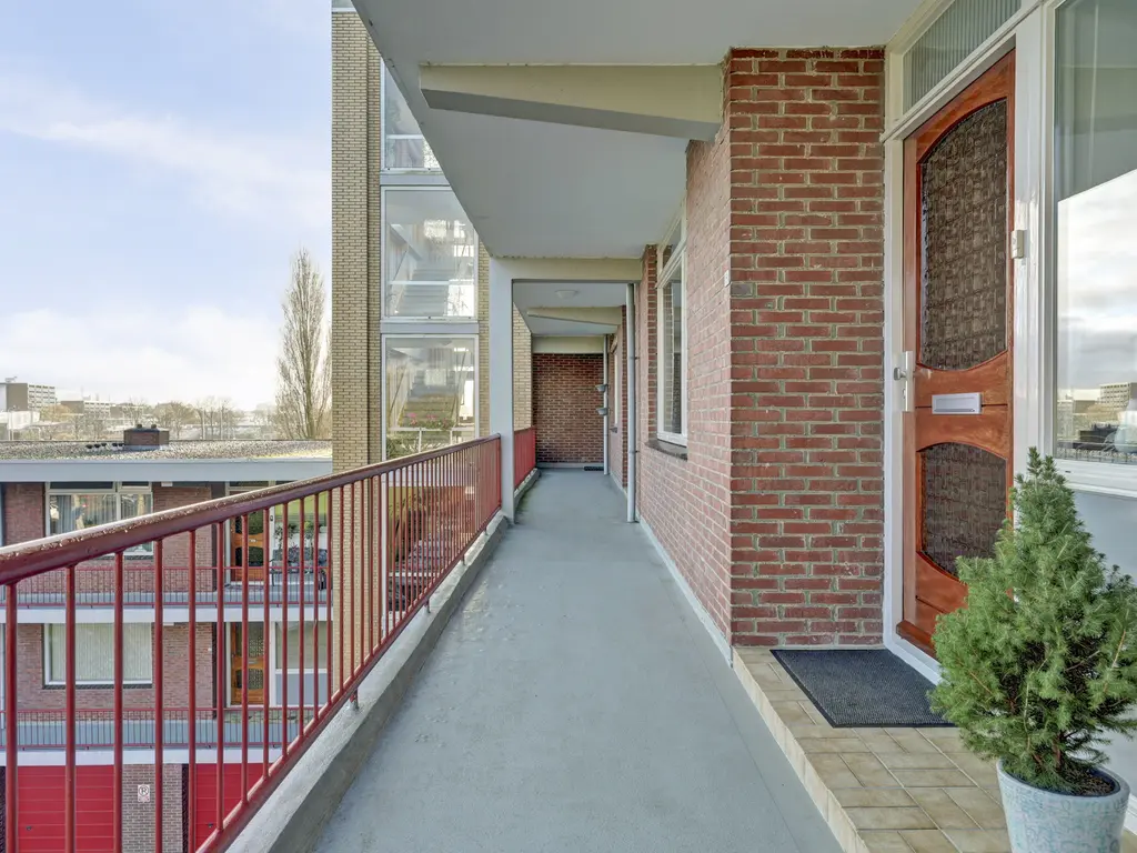 Staringplantsoen 15C, SPIJKENISSE