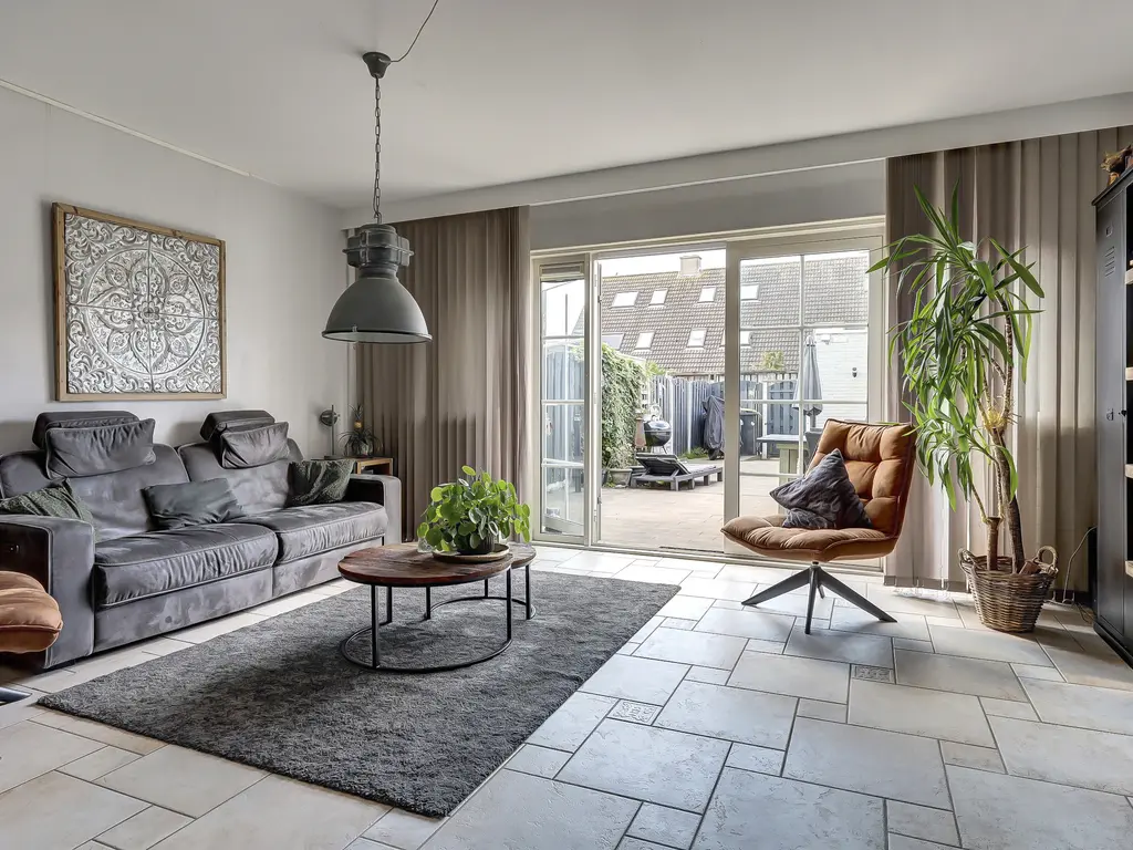 Bachbaan 49, SPIJKENISSE