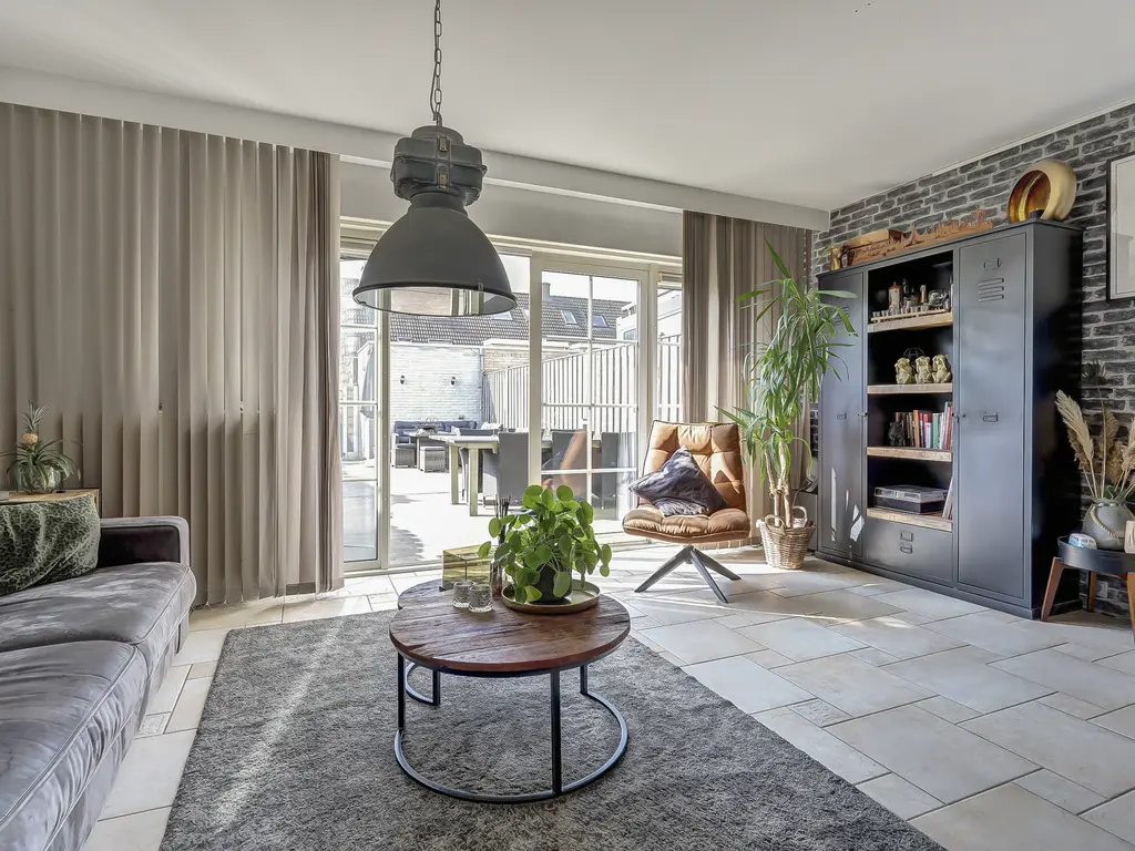 Bachbaan 49, SPIJKENISSE