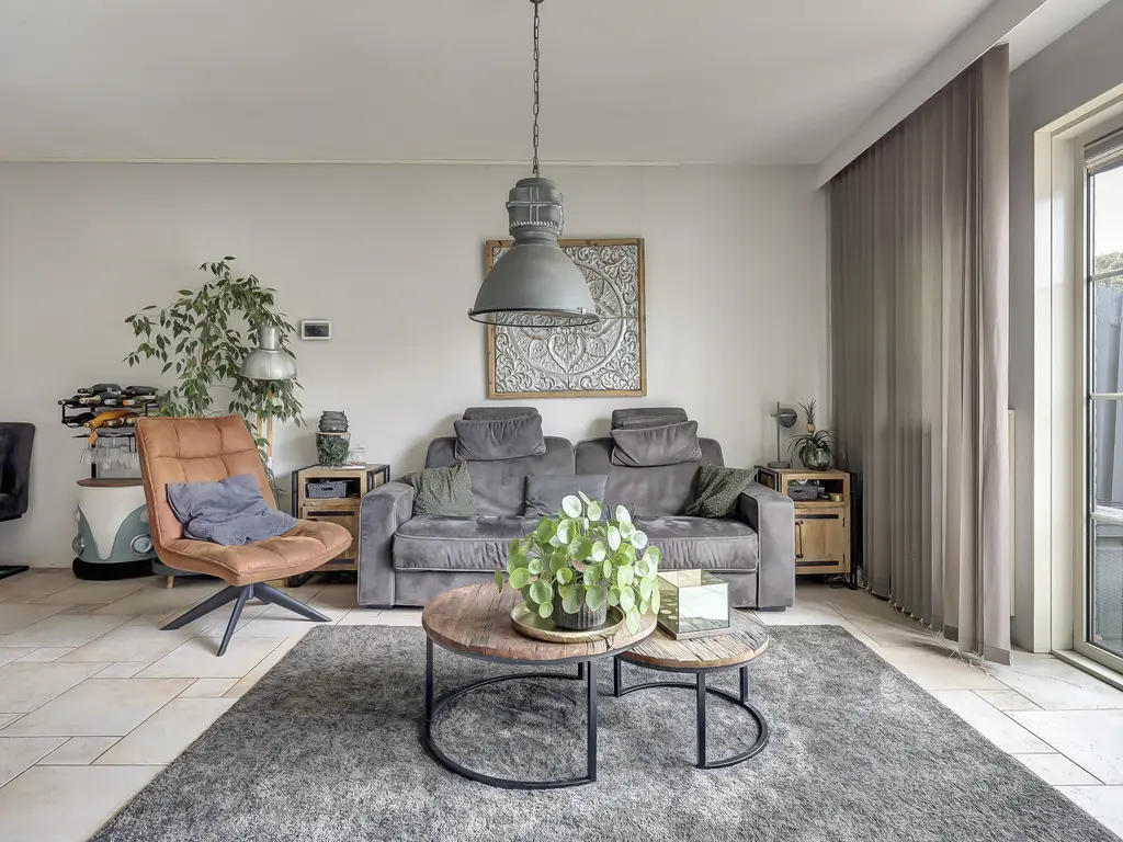 Bachbaan 49, SPIJKENISSE