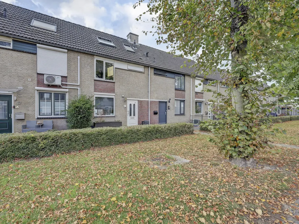 Bachbaan 49, SPIJKENISSE