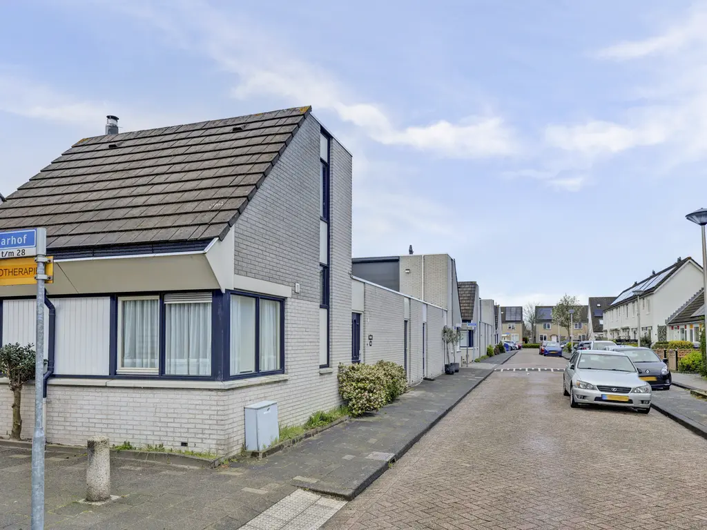Neckarstraat 10, SPIJKENISSE