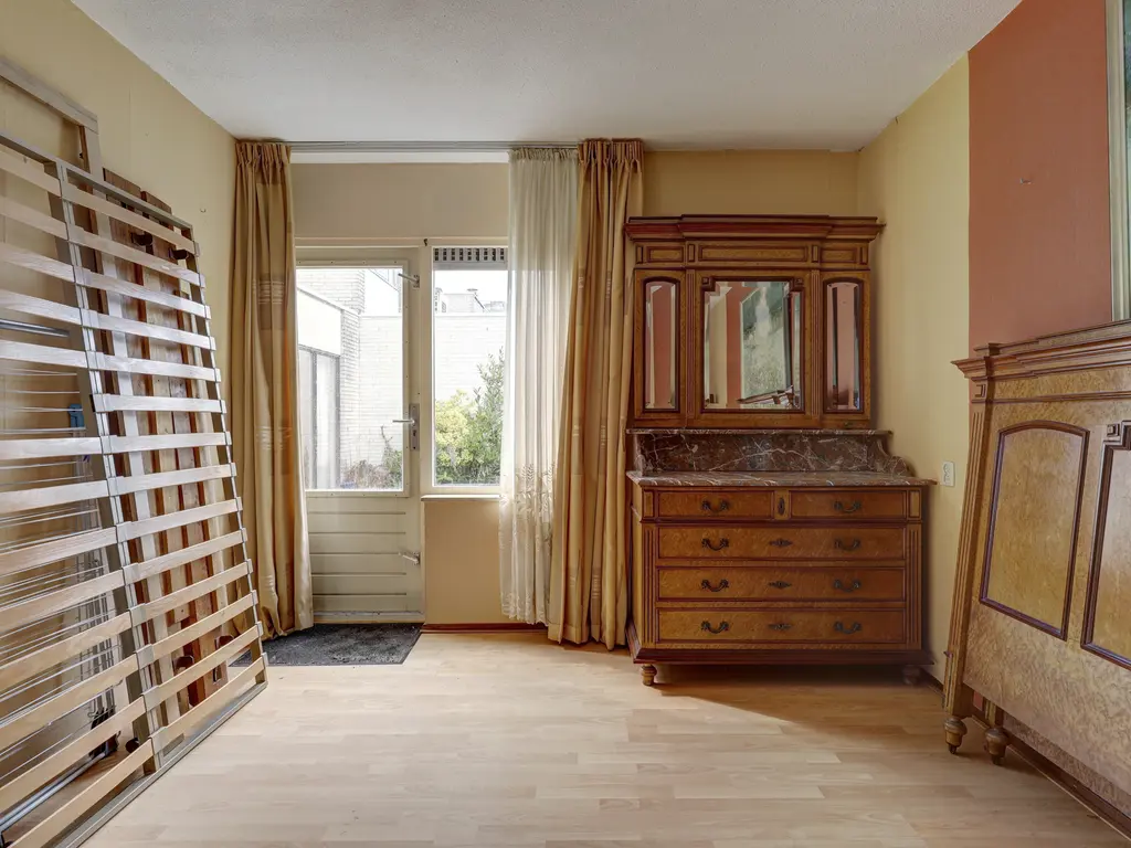 Neckarstraat 10, SPIJKENISSE