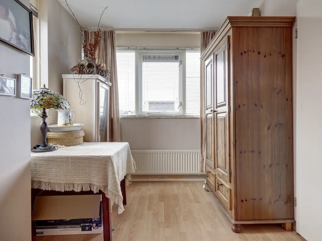 Neckarstraat 10, SPIJKENISSE