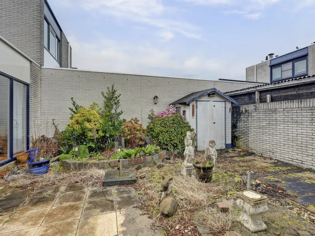 Neckarstraat 10, SPIJKENISSE