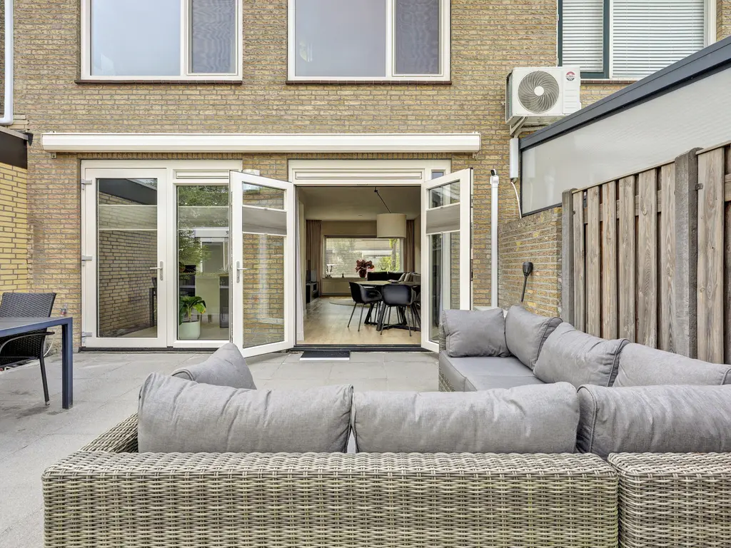 Corona 14, SPIJKENISSE
