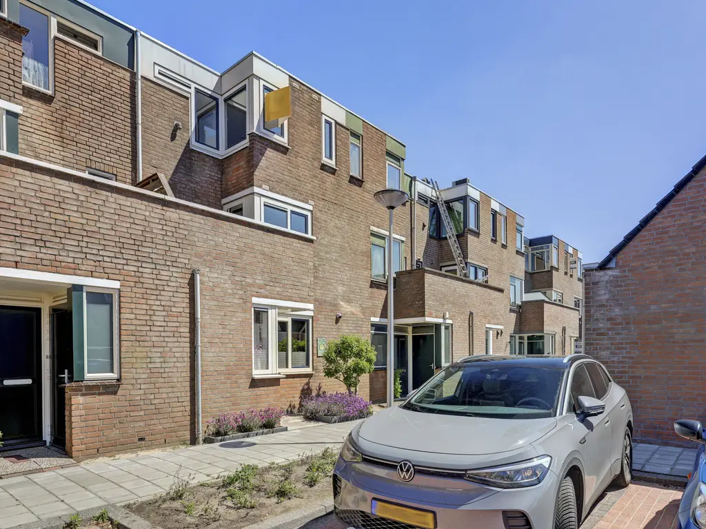 Klompenmaker 3, SPIJKENISSE