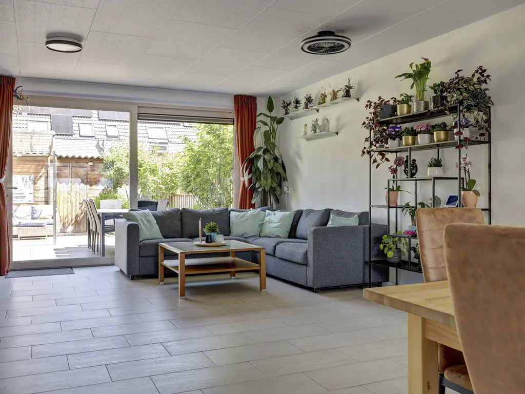 Klompenmaker 3, SPIJKENISSE
