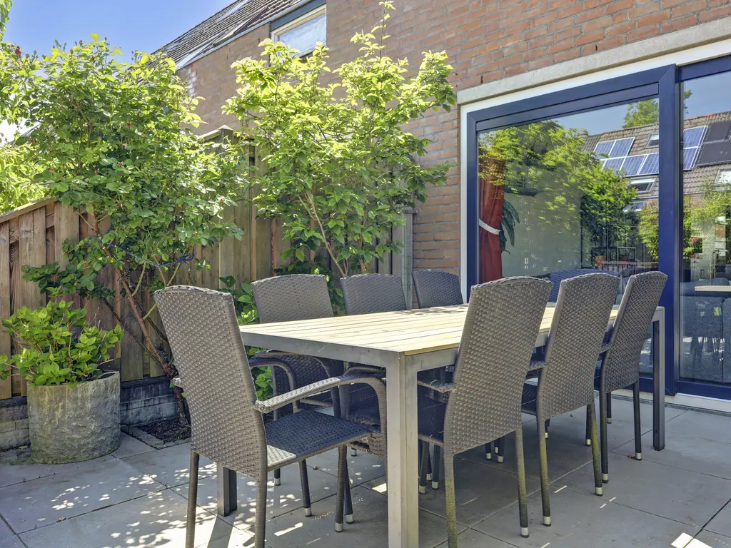 Klompenmaker 3, SPIJKENISSE