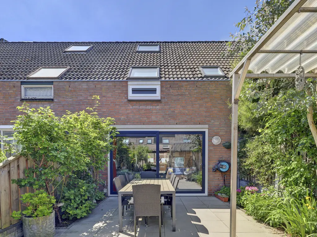 Klompenmaker 3, SPIJKENISSE