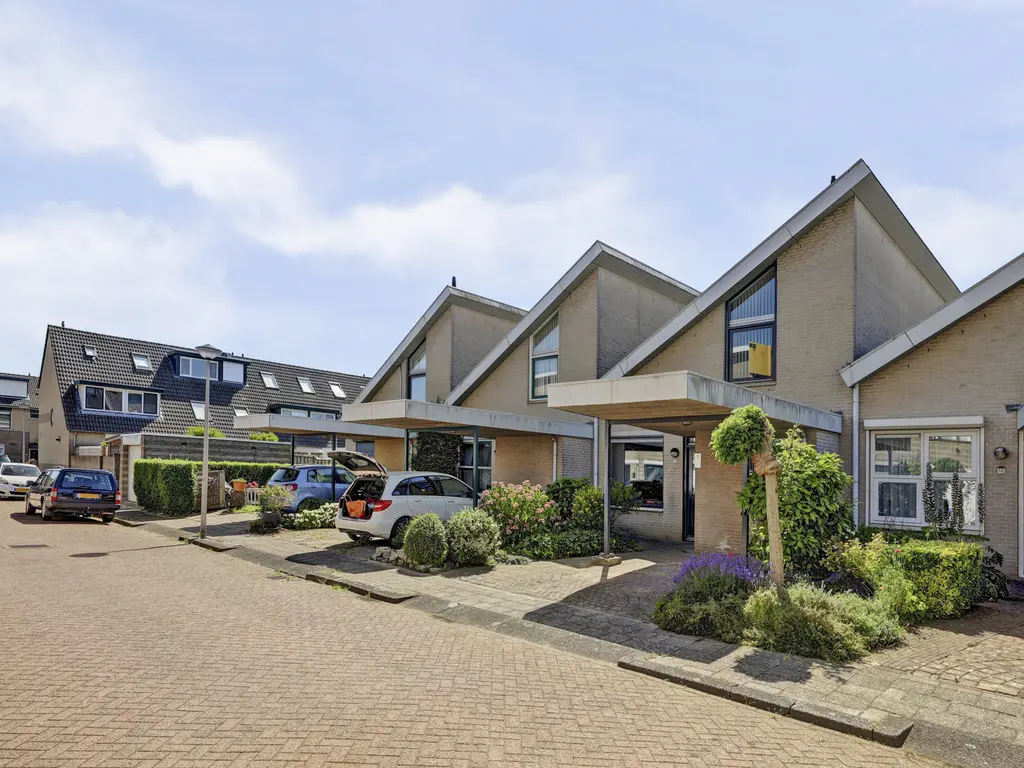 Rosa Spierstraat 12, SPIJKENISSE