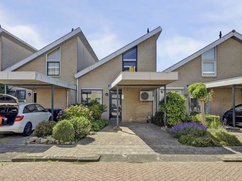 Rosa Spierstraat 12, SPIJKENISSE