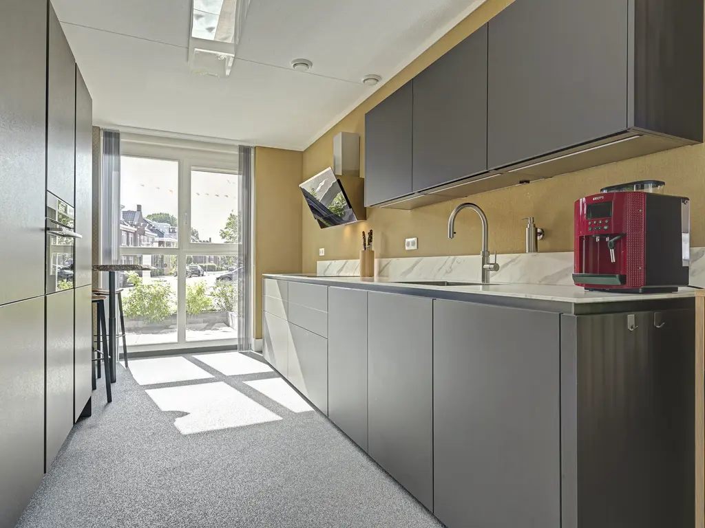 Fibula 33, ZUIDLAND