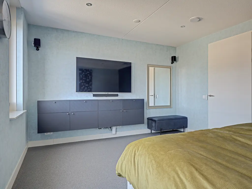 Fibula 33, ZUIDLAND