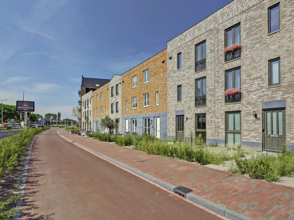 Elementenweg 88, SPIJKENISSE