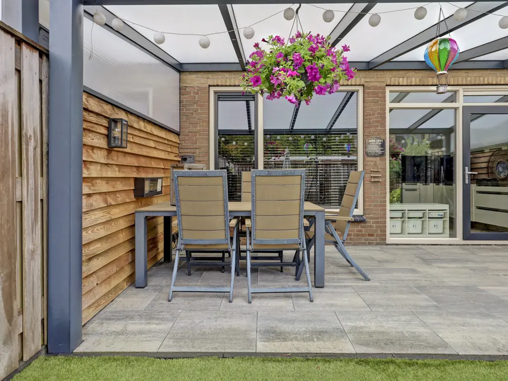 Hazelaarstraat 23, SPIJKENISSE