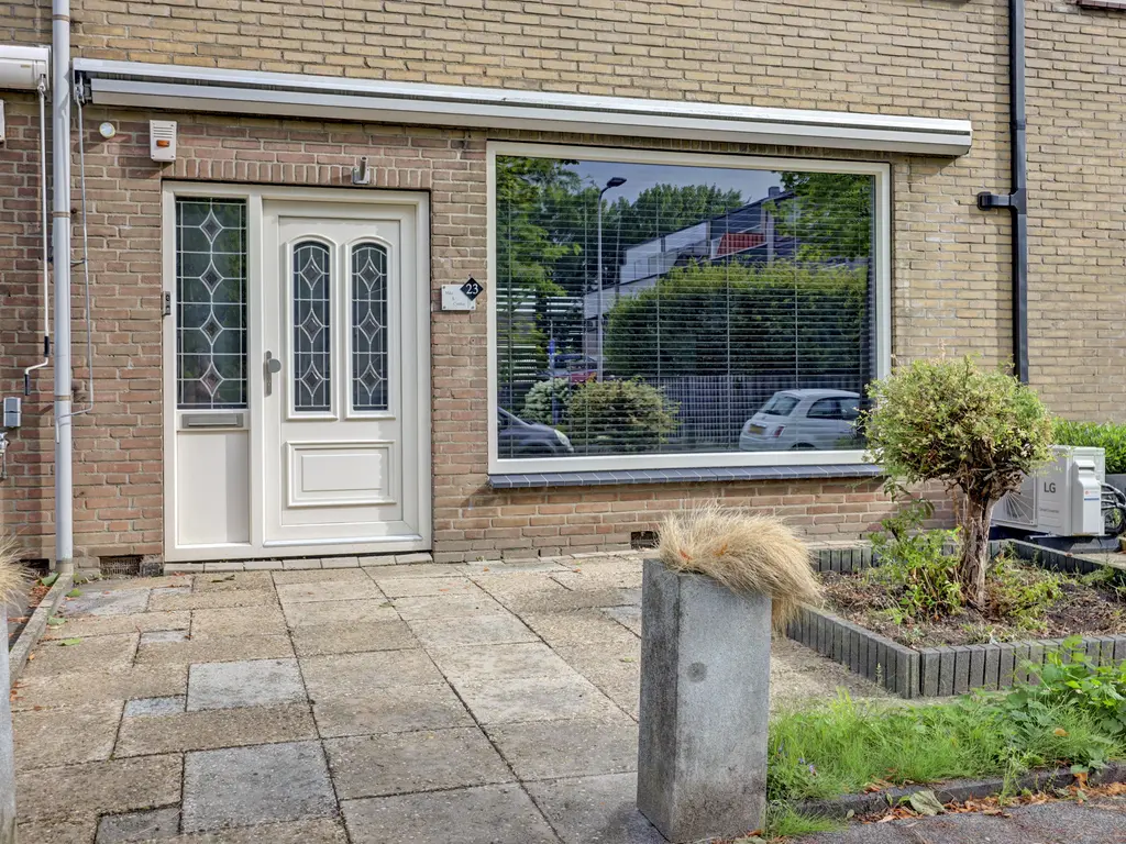Hazelaarstraat 23, SPIJKENISSE
