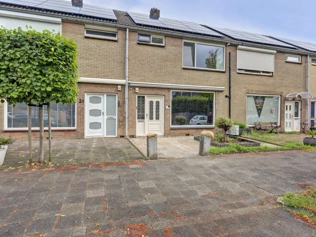 Hazelaarstraat 23, SPIJKENISSE