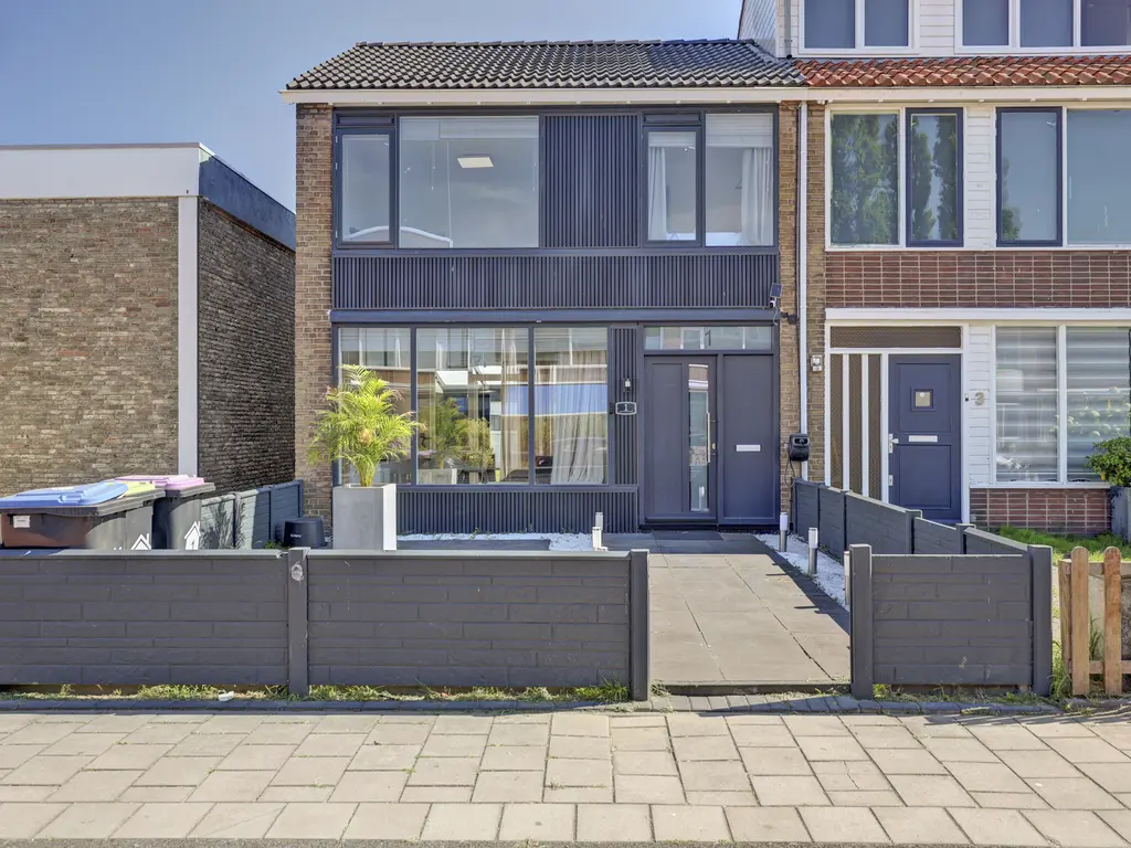 Multatulistraat 1, SPIJKENISSE