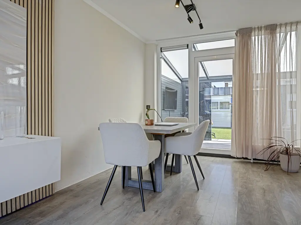 Multatulistraat 1, SPIJKENISSE