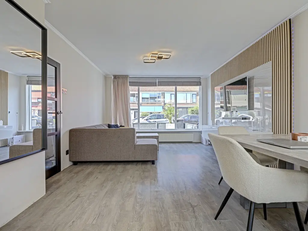 Multatulistraat 1, SPIJKENISSE
