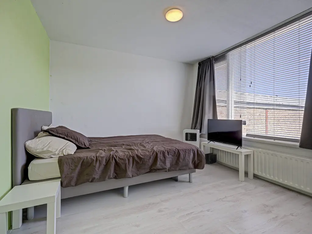 Multatulistraat 1, SPIJKENISSE