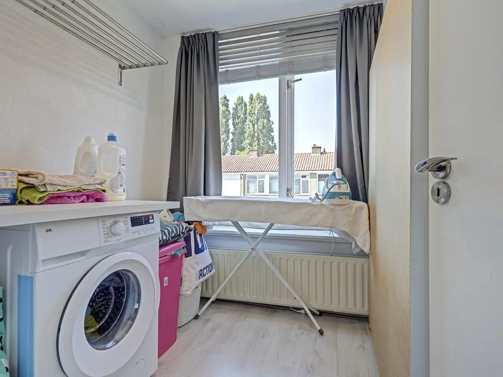 Multatulistraat 1, SPIJKENISSE