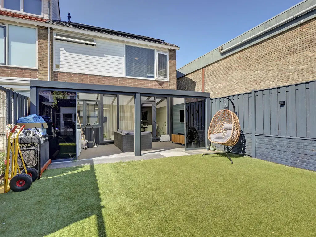 Multatulistraat 1, SPIJKENISSE