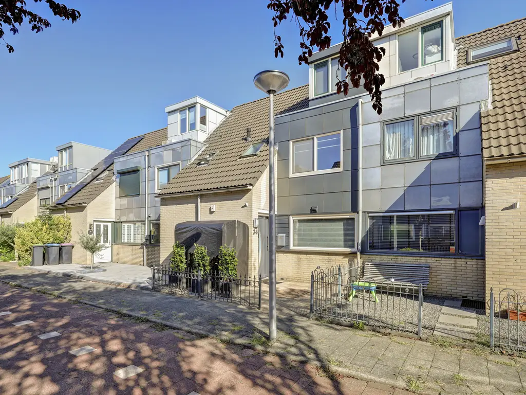 Haya van Someren-Downerpad 34, SPIJKENISSE