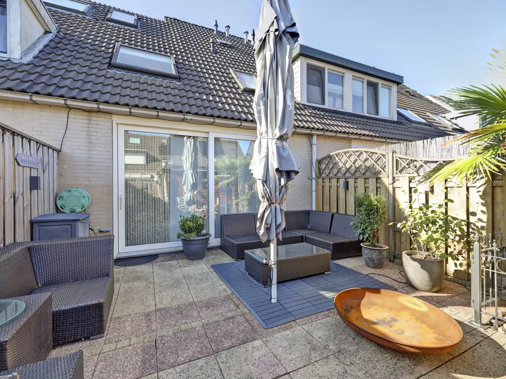 Haya van Someren-Downerpad 34, SPIJKENISSE
