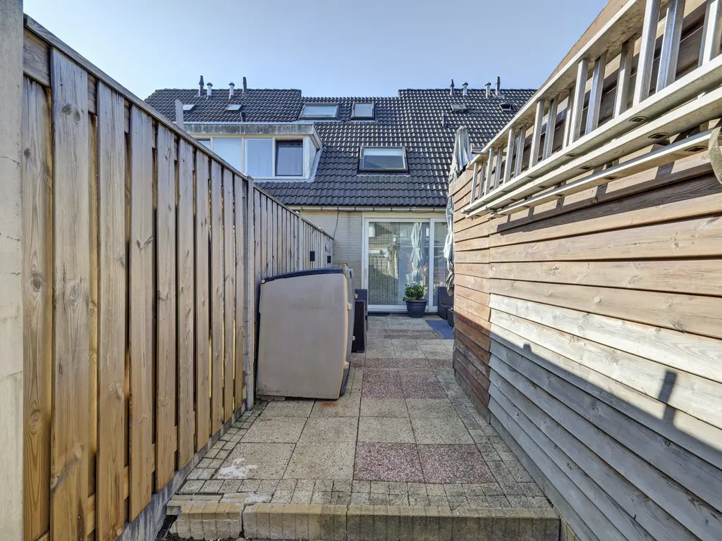 Haya van Someren-Downerpad 34, SPIJKENISSE