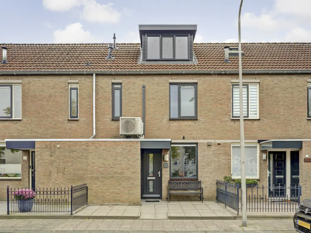 Thorbeckelaan 11, SPIJKENISSE