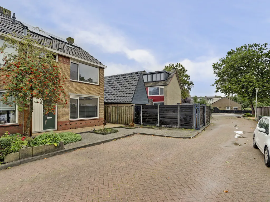 Beresteinweg 2, GEERVLIET
