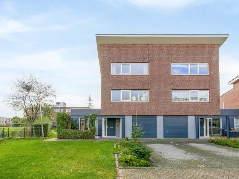 Exatenlaan 22, Spijkenisse