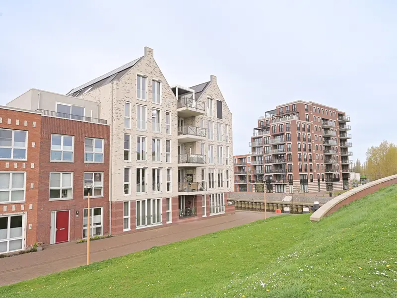 Sluiskade 70, Spijkenisse
